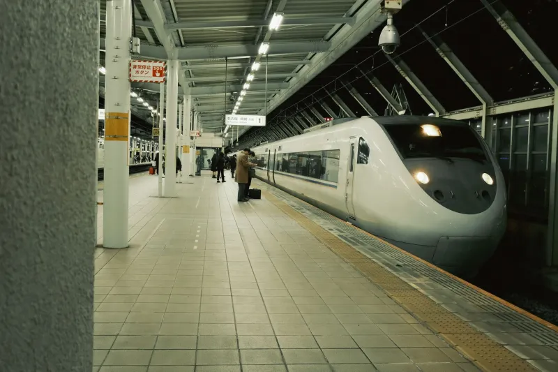 Shared Cars, Shared Lives: The Democratic Intimacy of Japanese Transit Cinema